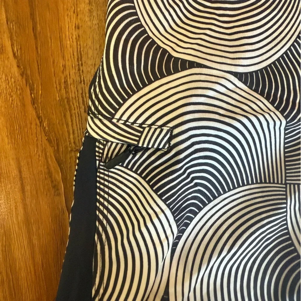 O'Neill Boys Navy Black White Boardshorts Superfreak Circular Design Size 26